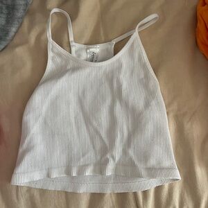 fits small/xs. ribbed cropped tank